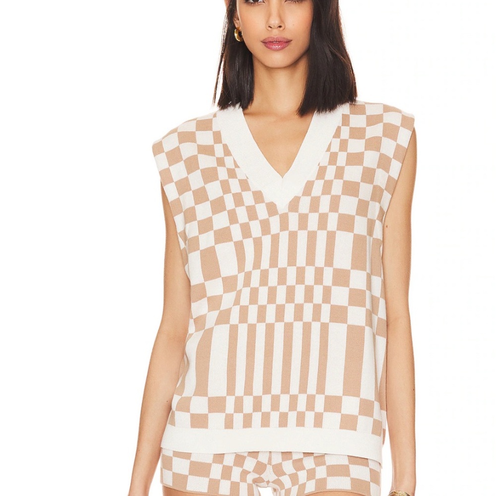 Carice Checkered Vest and Shorts in Nude & White SZ M